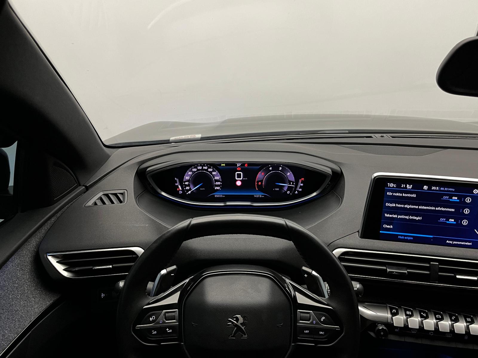 PEUGEOT 3008 6