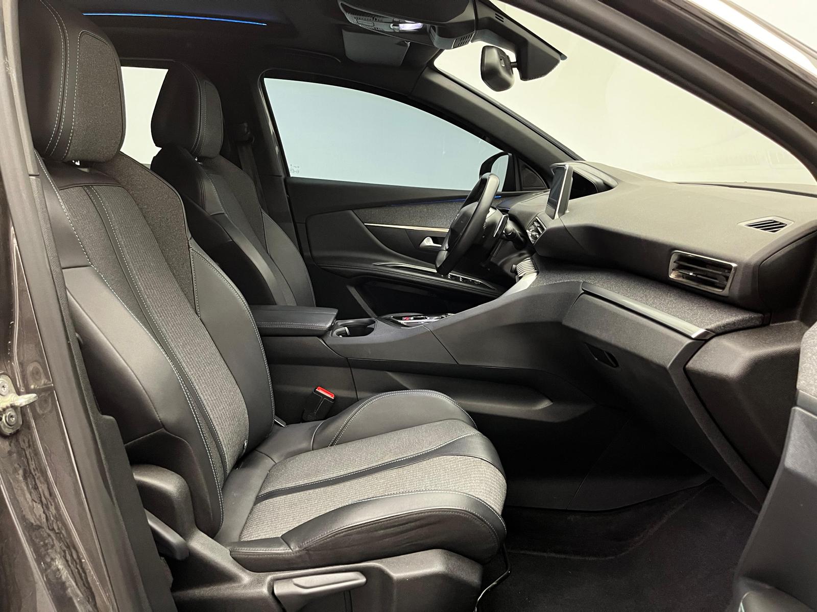 PEUGEOT 3008 9