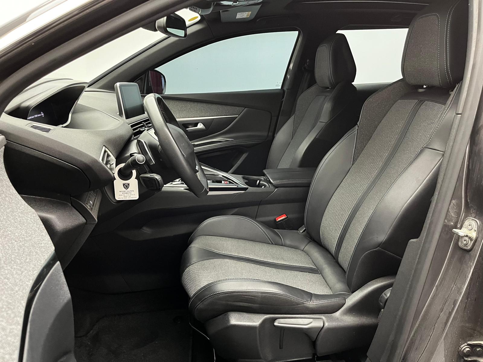 PEUGEOT 3008 11