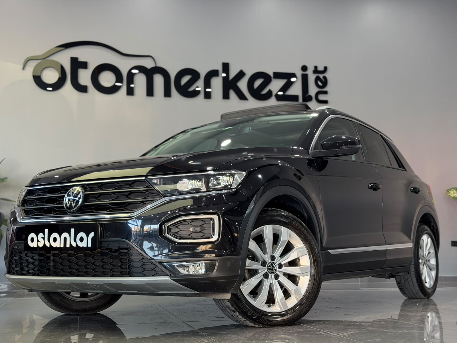 VOLKSWAGEN T-ROC 9