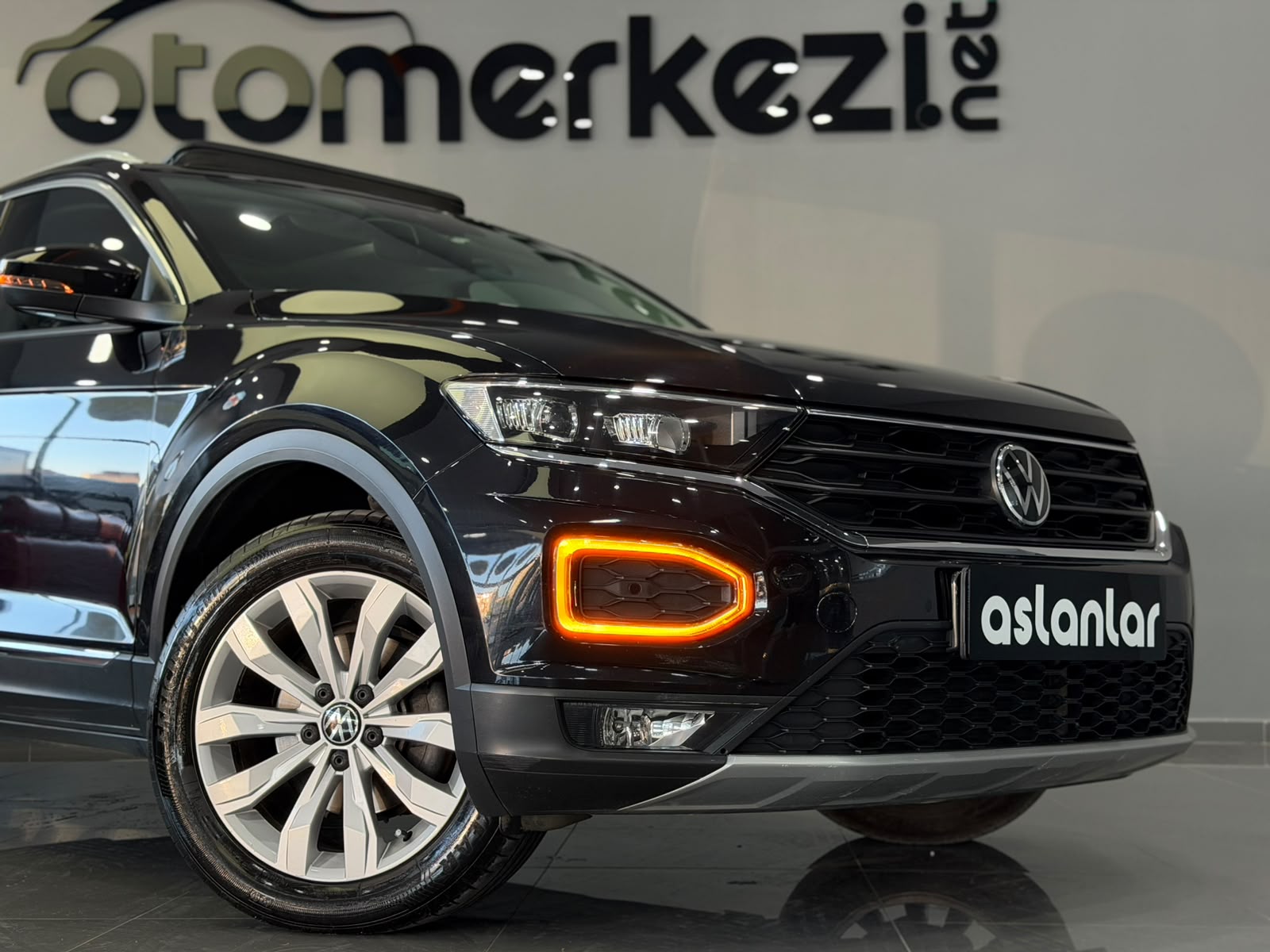 VOLKSWAGEN T-ROC 18