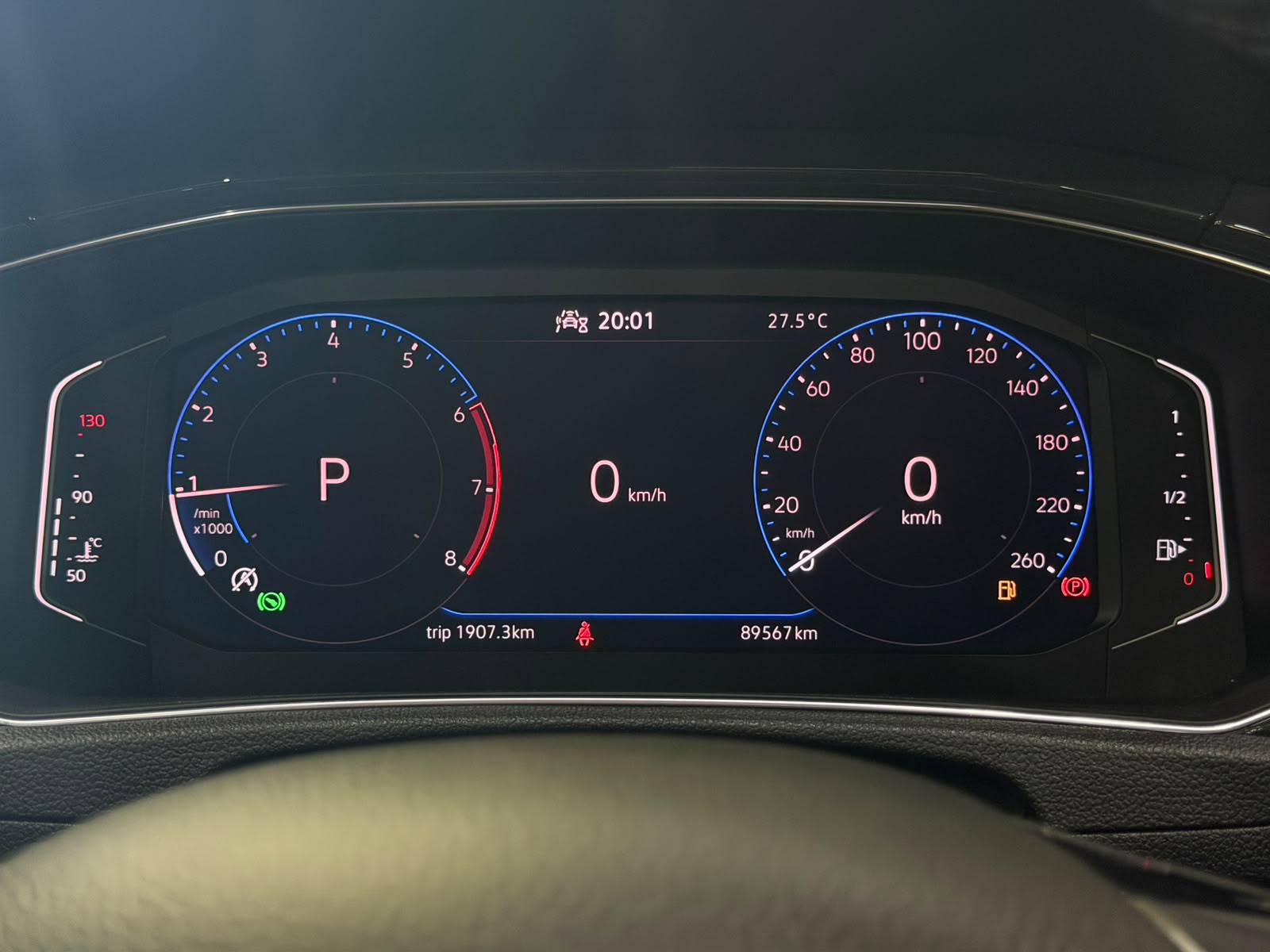 VOLKSWAGEN T-ROC 25