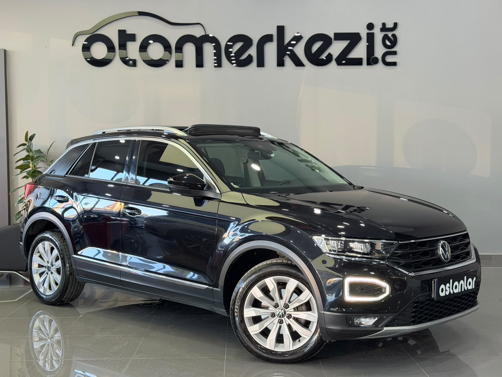 VOLKSWAGEN T-ROC 30