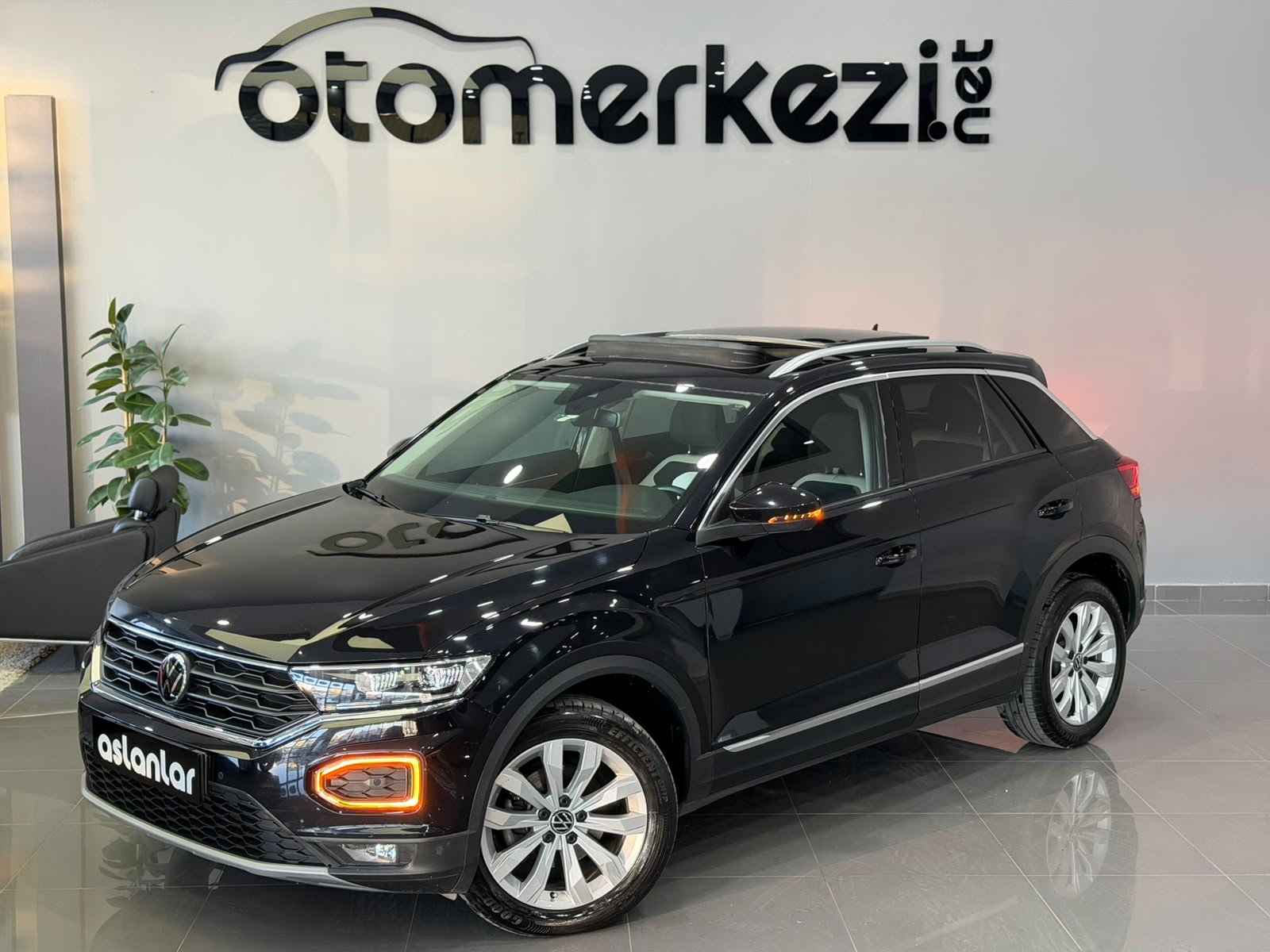 VOLKSWAGEN T-ROC 32