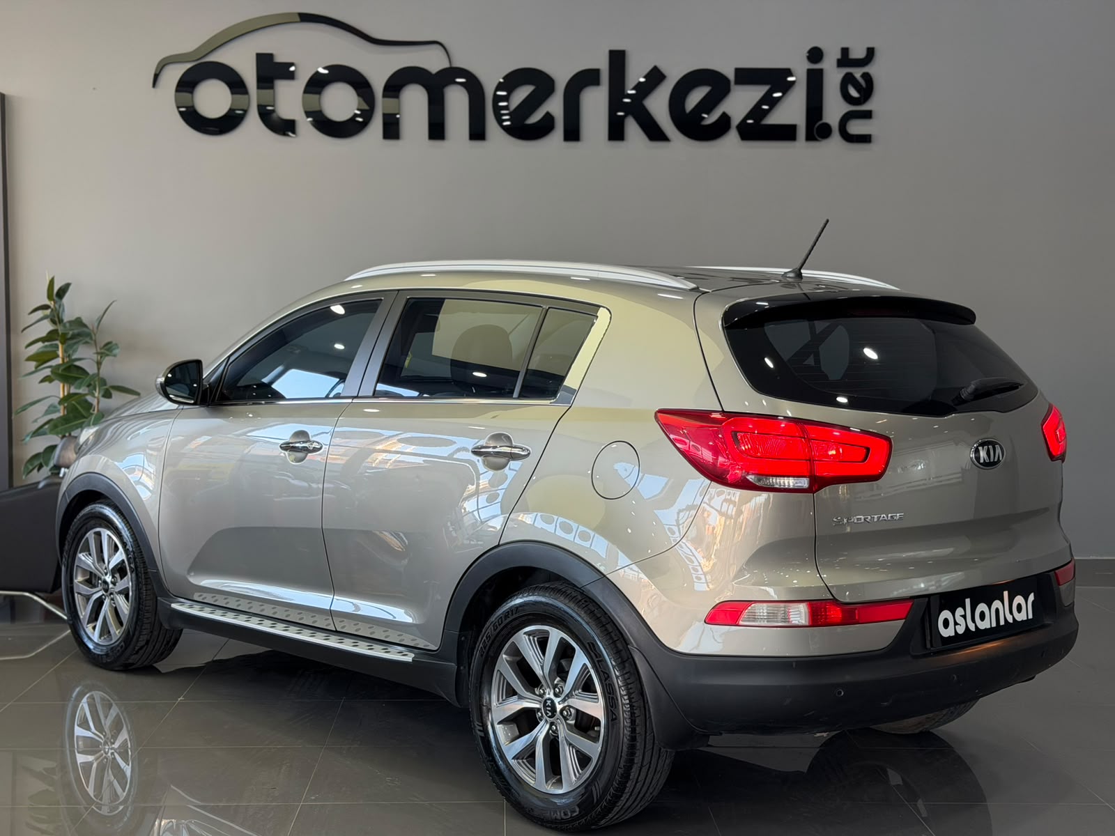 KIA SPORTAGE 10