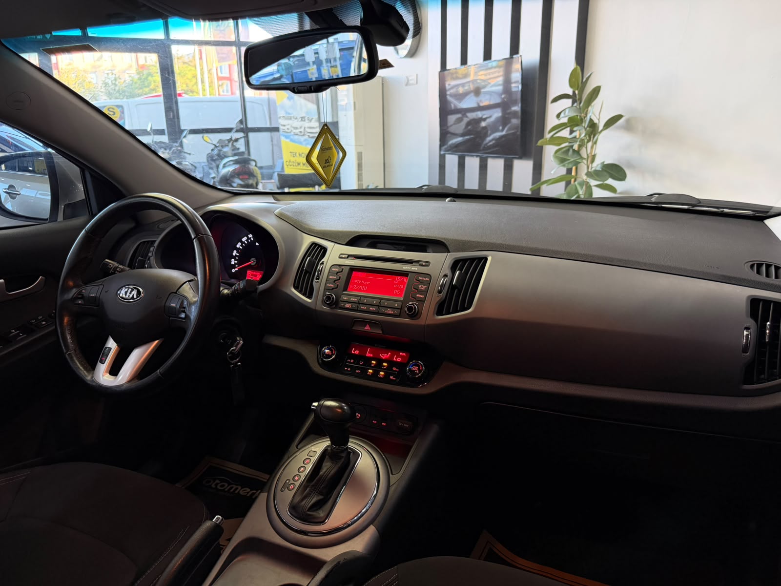 KIA SPORTAGE 23
