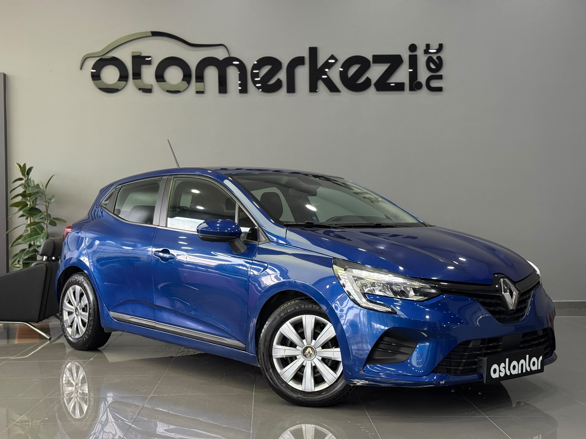 RENAULT CLIO 9