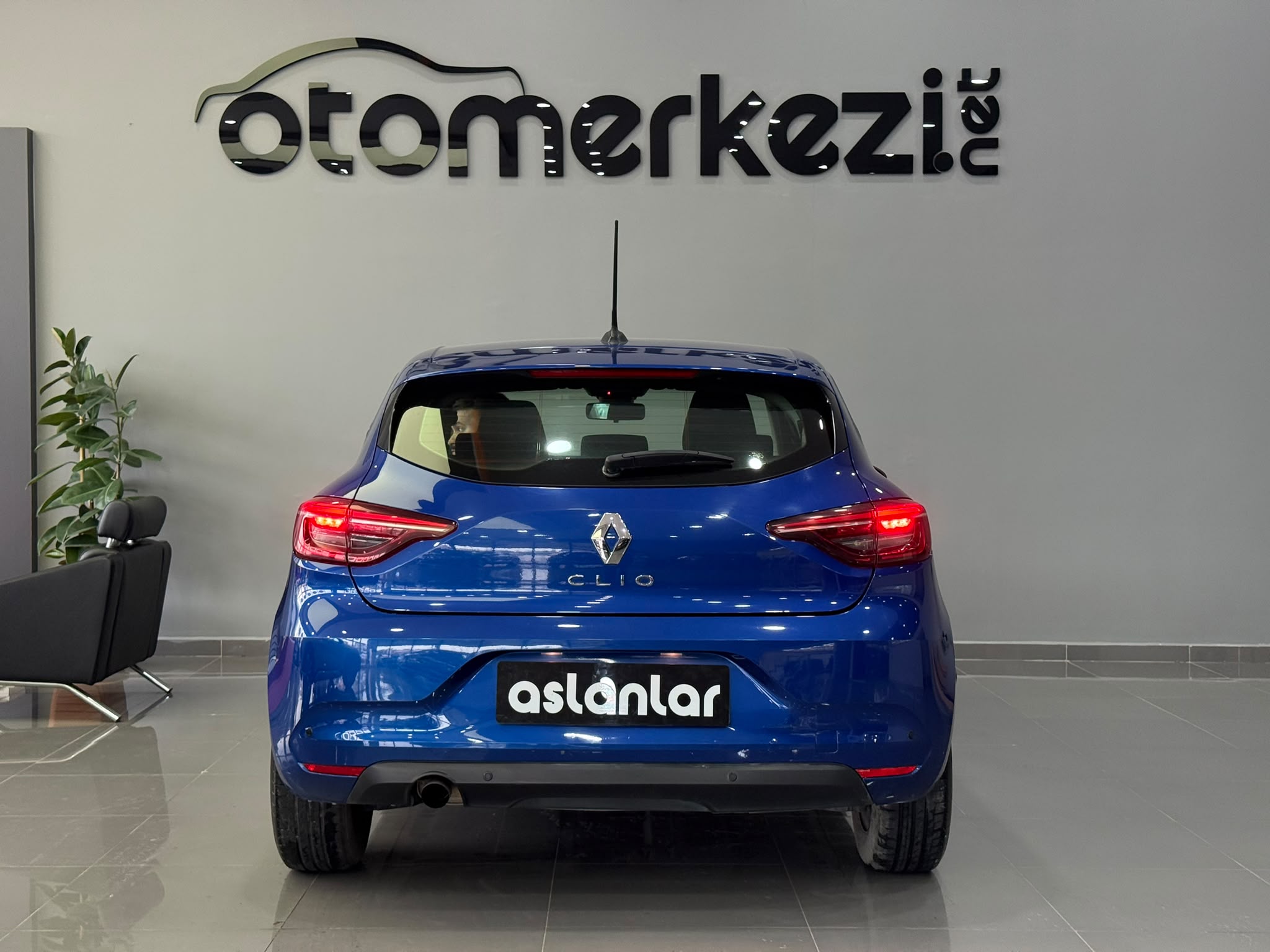 RENAULT CLIO 24