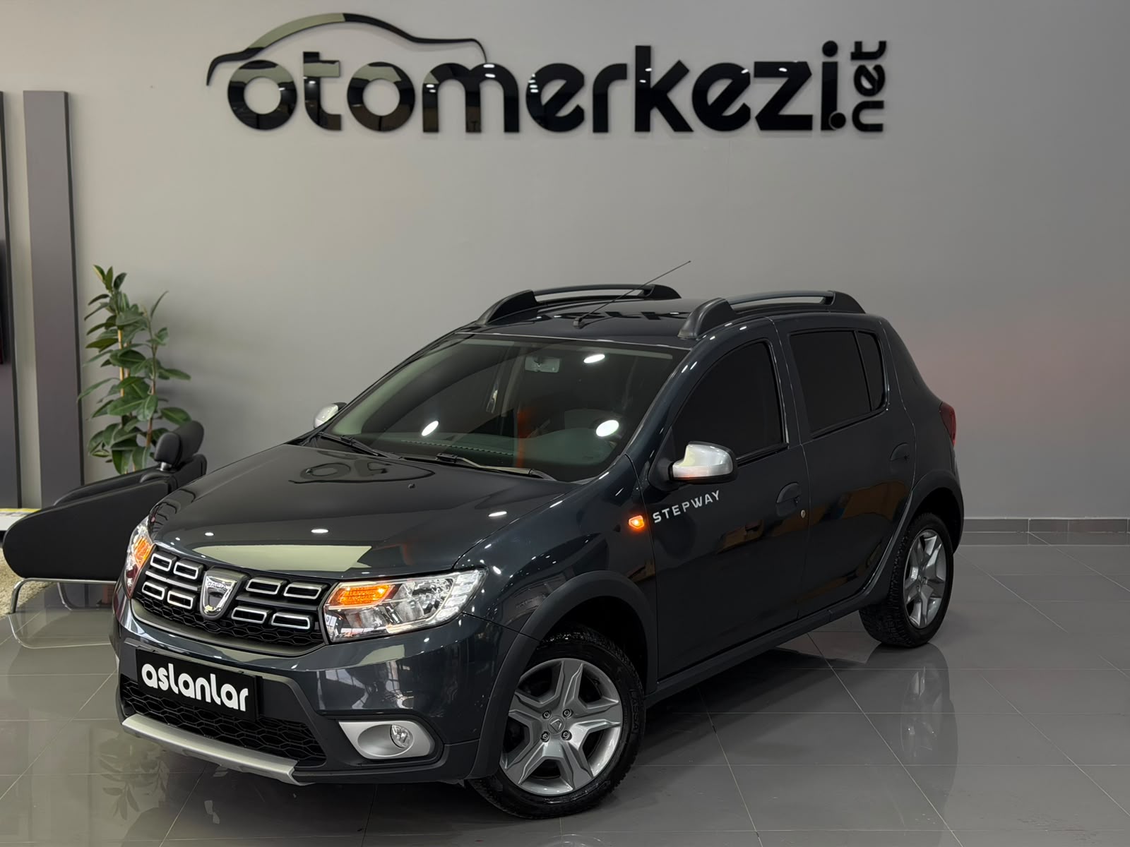 DACIA SANDERO 1