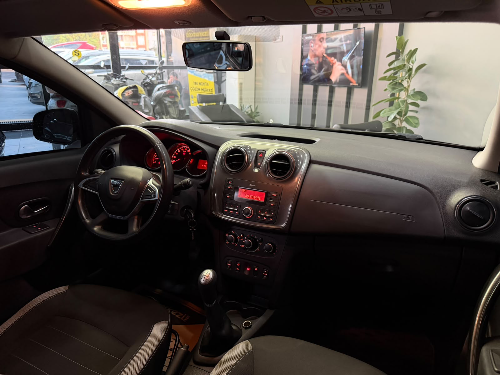 DACIA SANDERO 9
