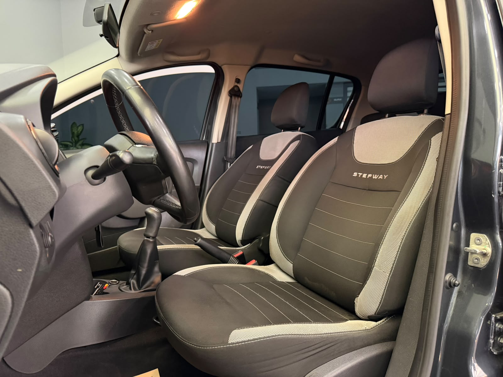 DACIA SANDERO 16