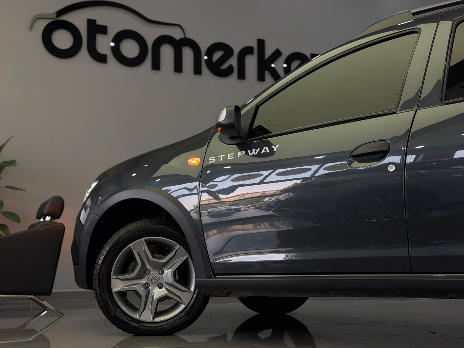 DACIA SANDERO 17