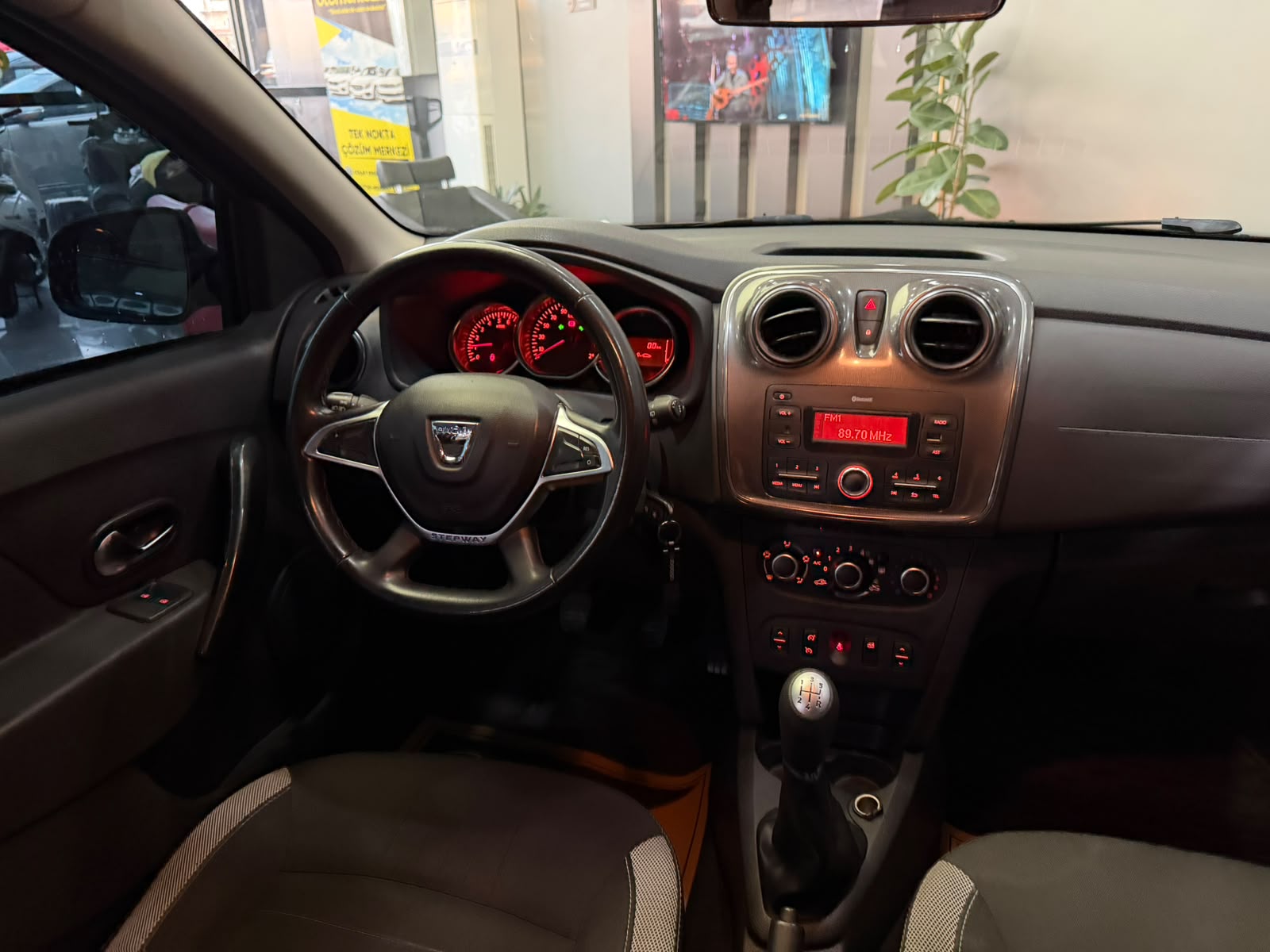 DACIA SANDERO 21