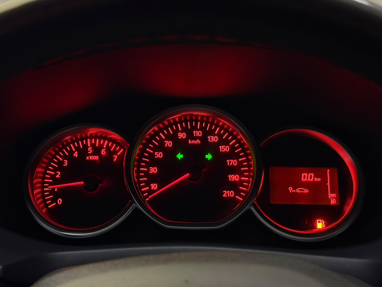 DACIA SANDERO 23