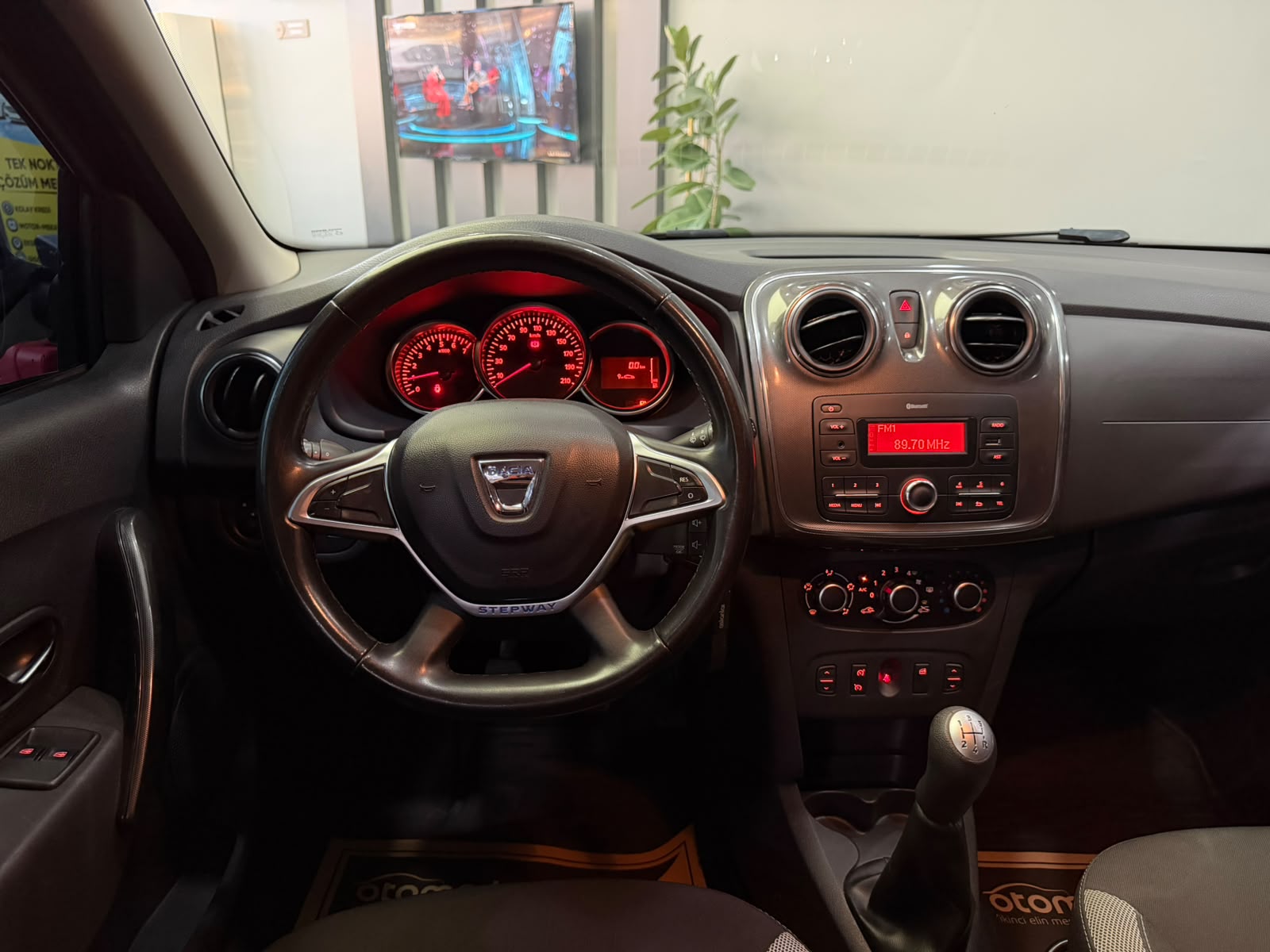 DACIA SANDERO 24