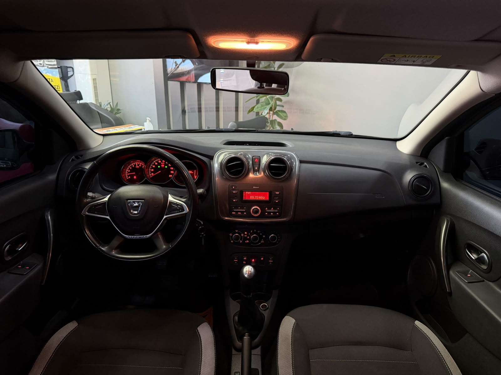 DACIA SANDERO 29