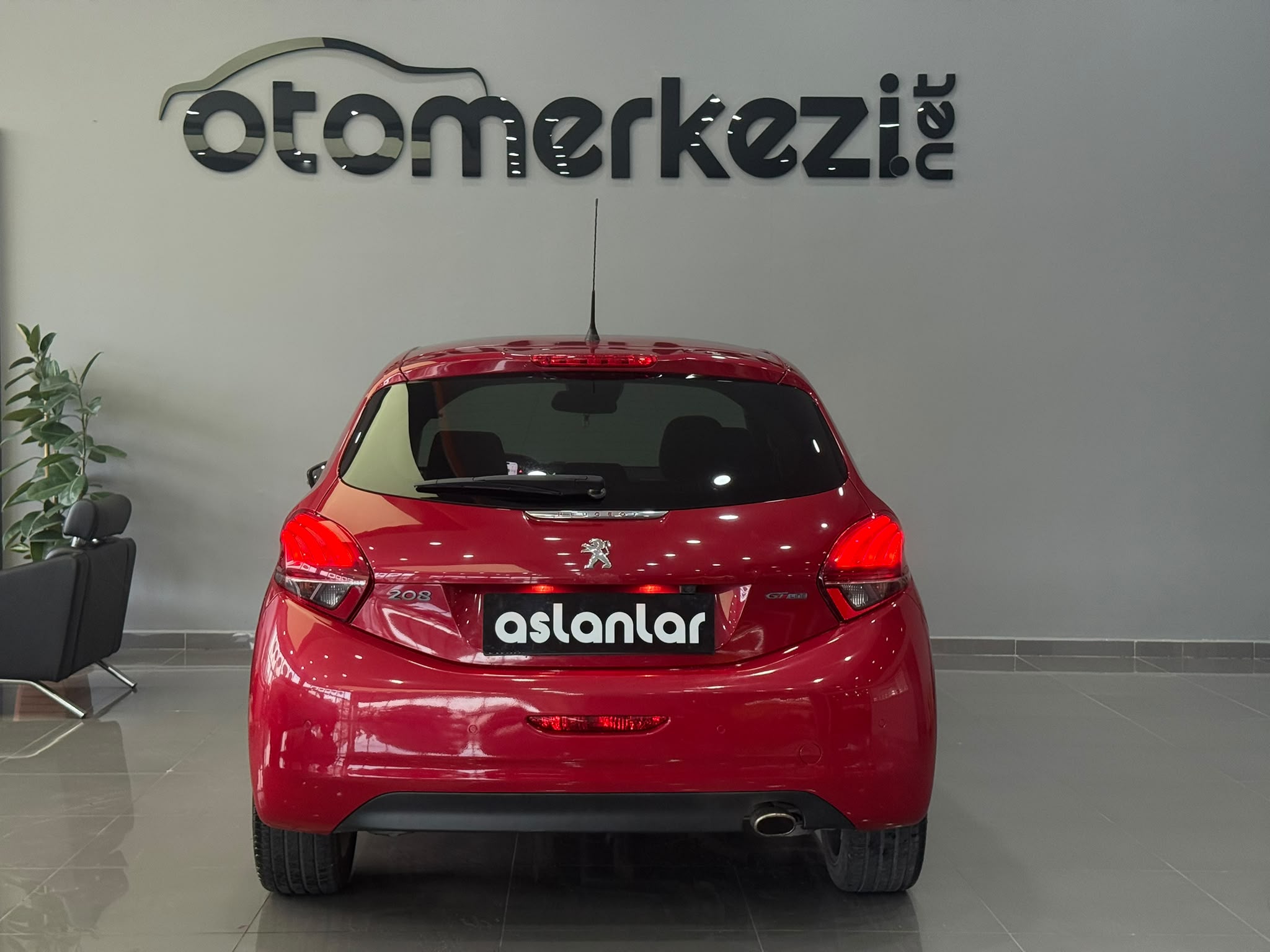 PEUGEOT 208 18