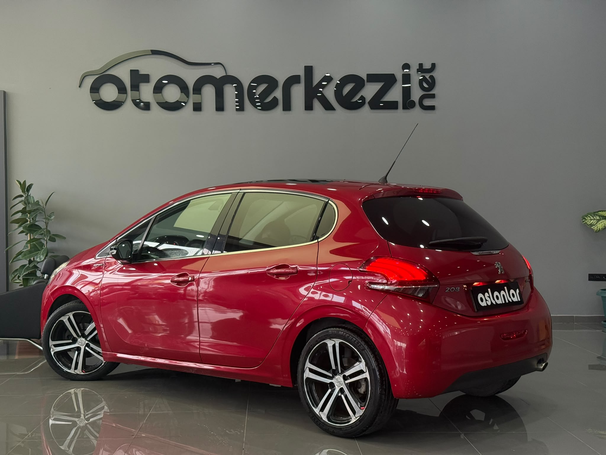 PEUGEOT 208 30