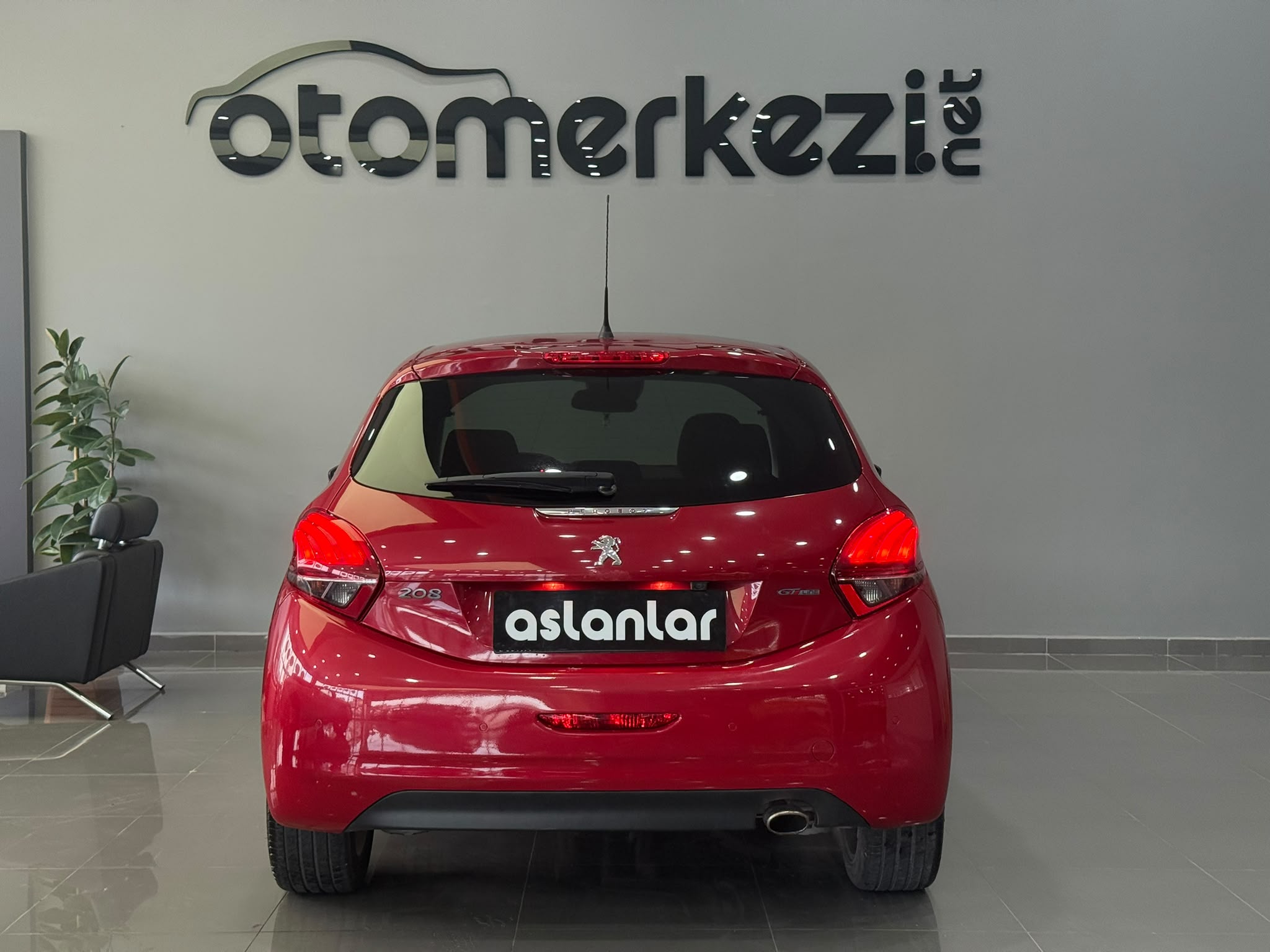 PEUGEOT 208 31
