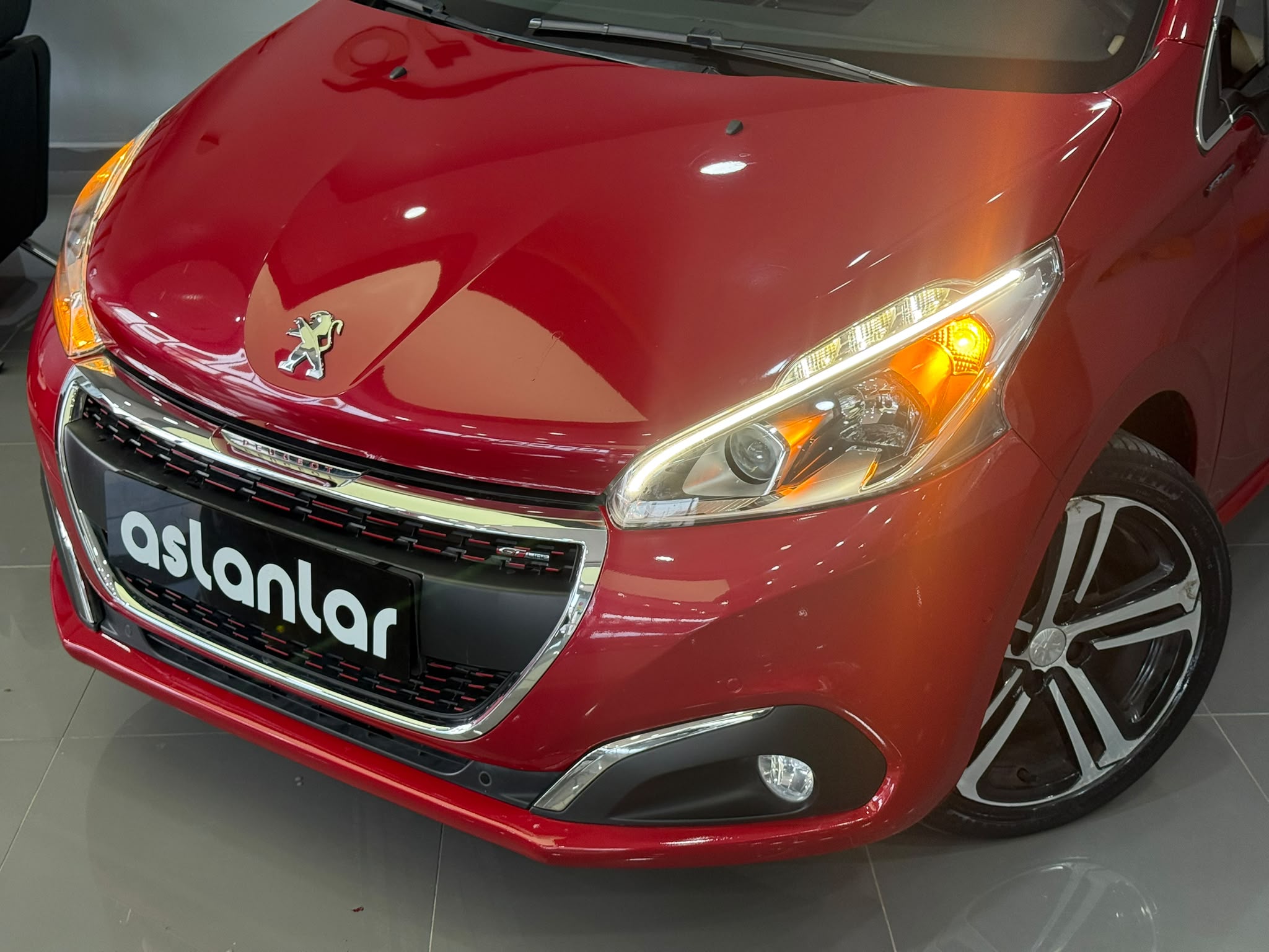 PEUGEOT 208 35