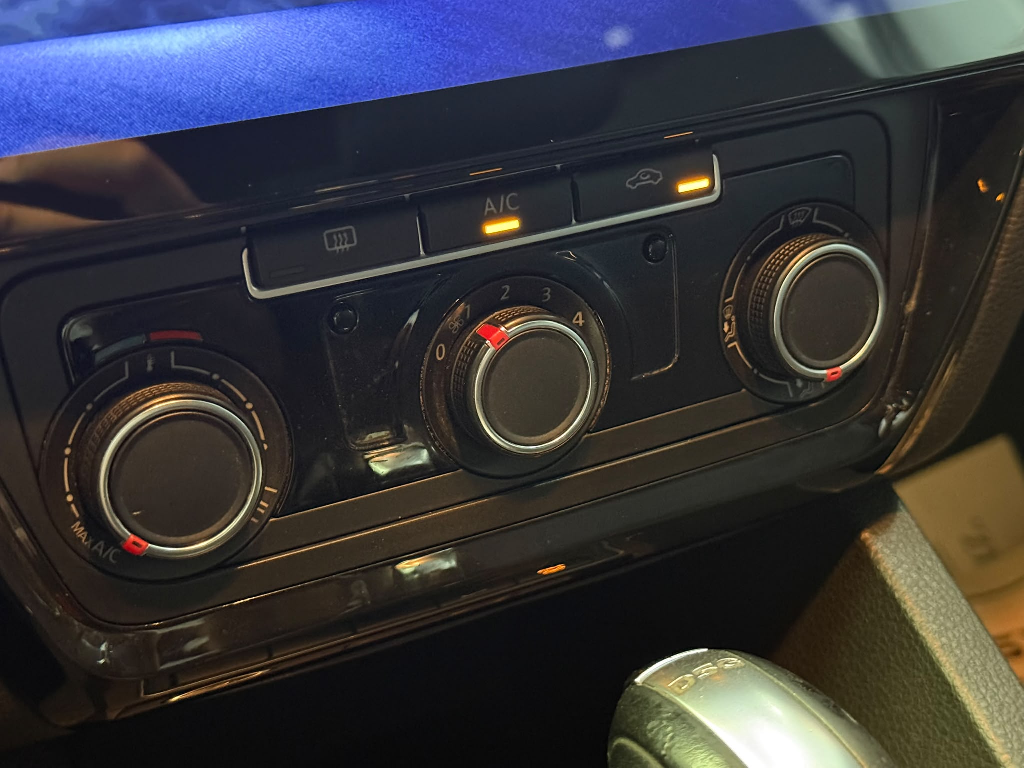 VOLKSWAGEN JETTA 17