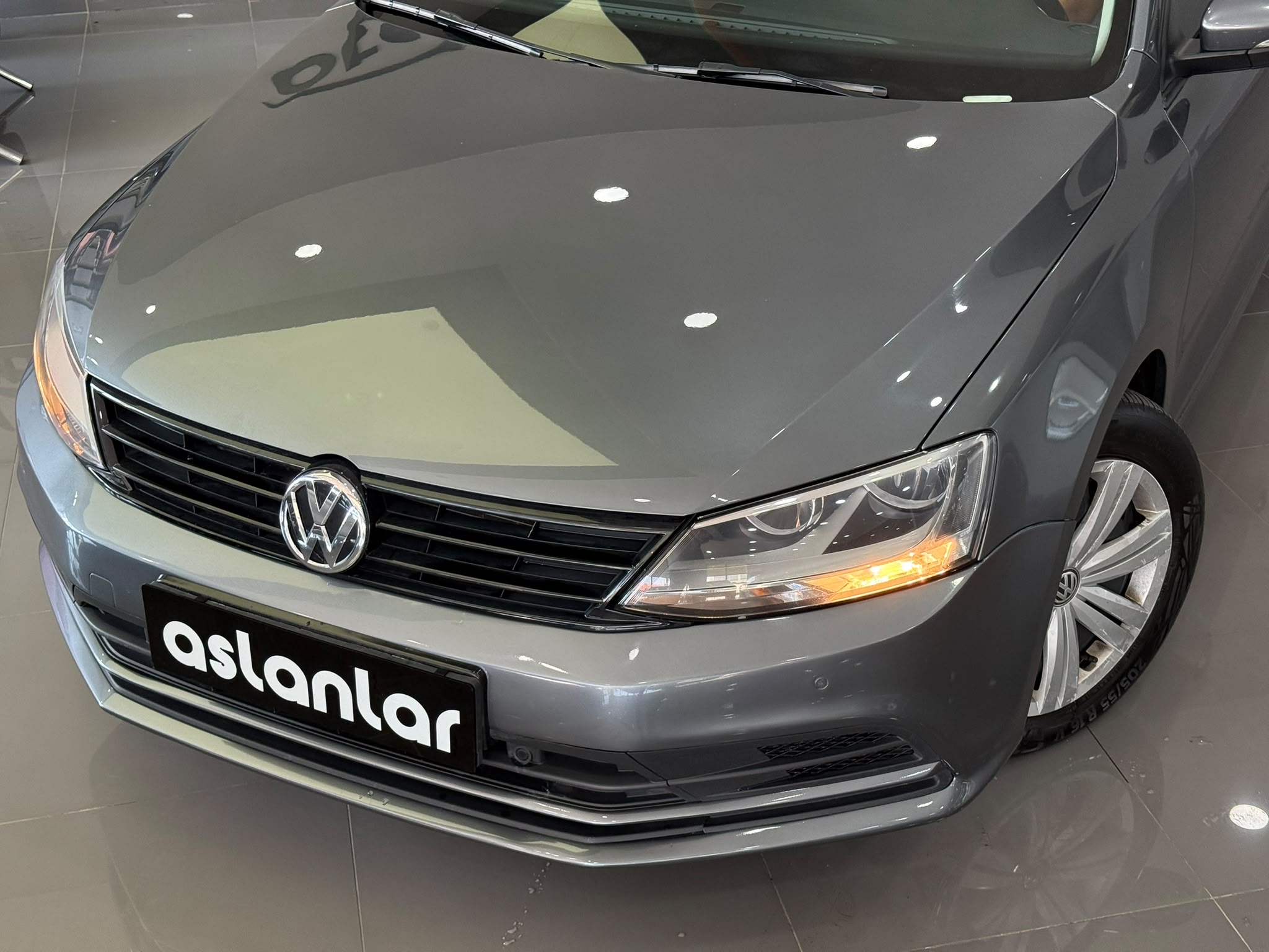 VOLKSWAGEN JETTA 19