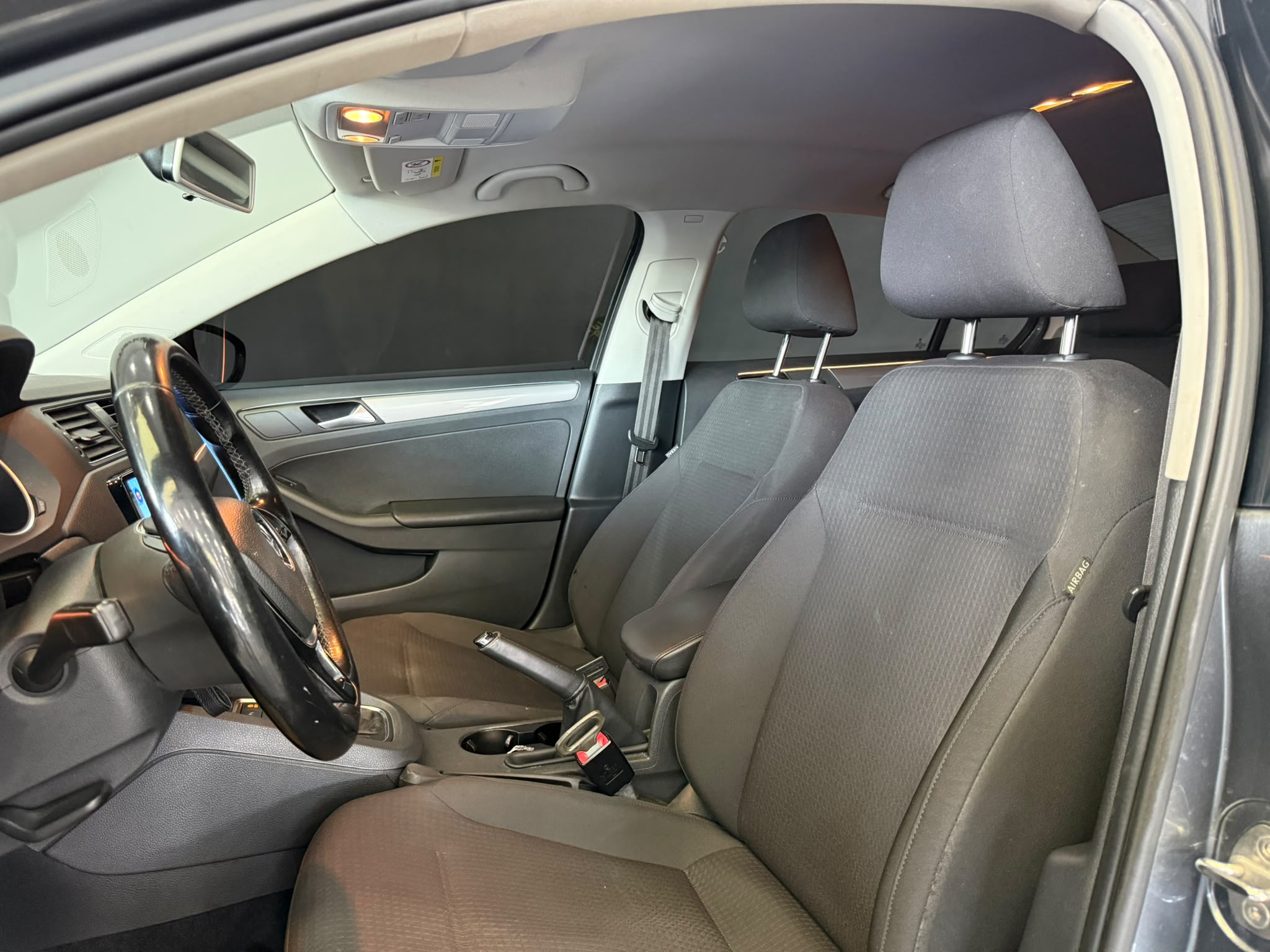 VOLKSWAGEN JETTA 26