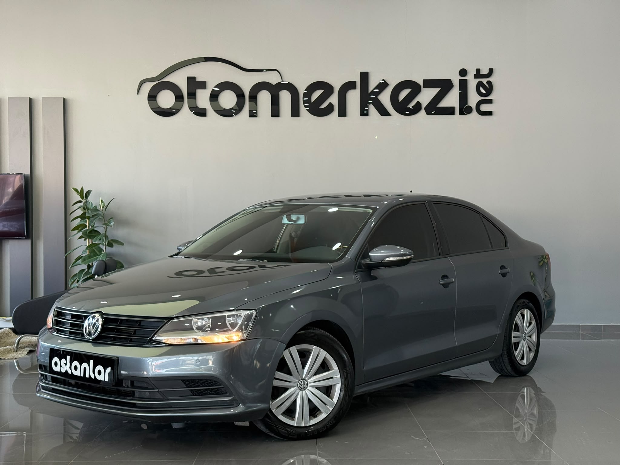 VOLKSWAGEN JETTA 2