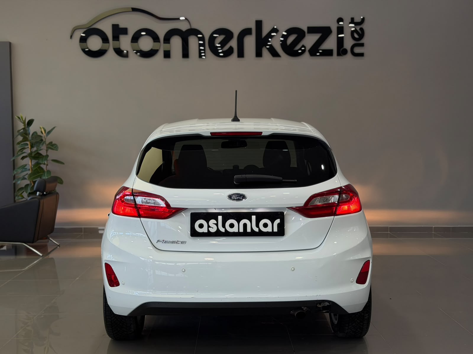 FORD FIESTA 17