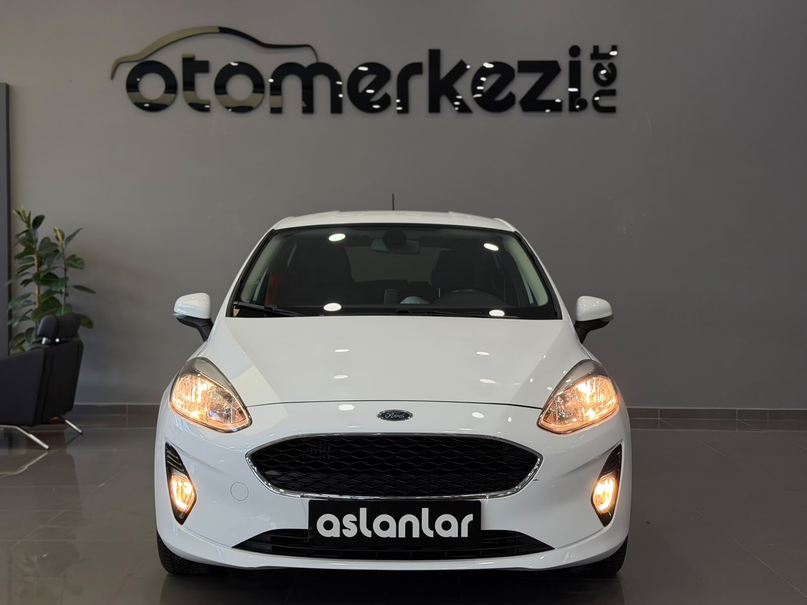 FORD FIESTA 25