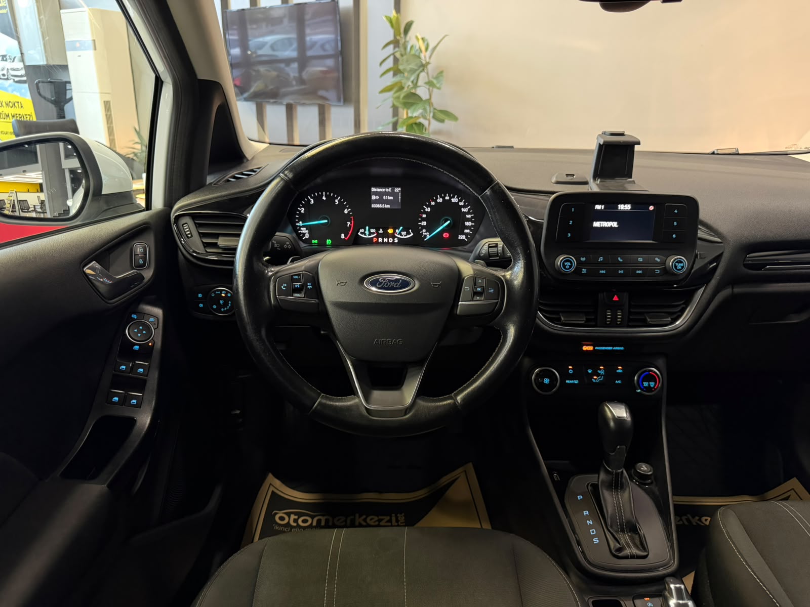 FORD FIESTA 32
