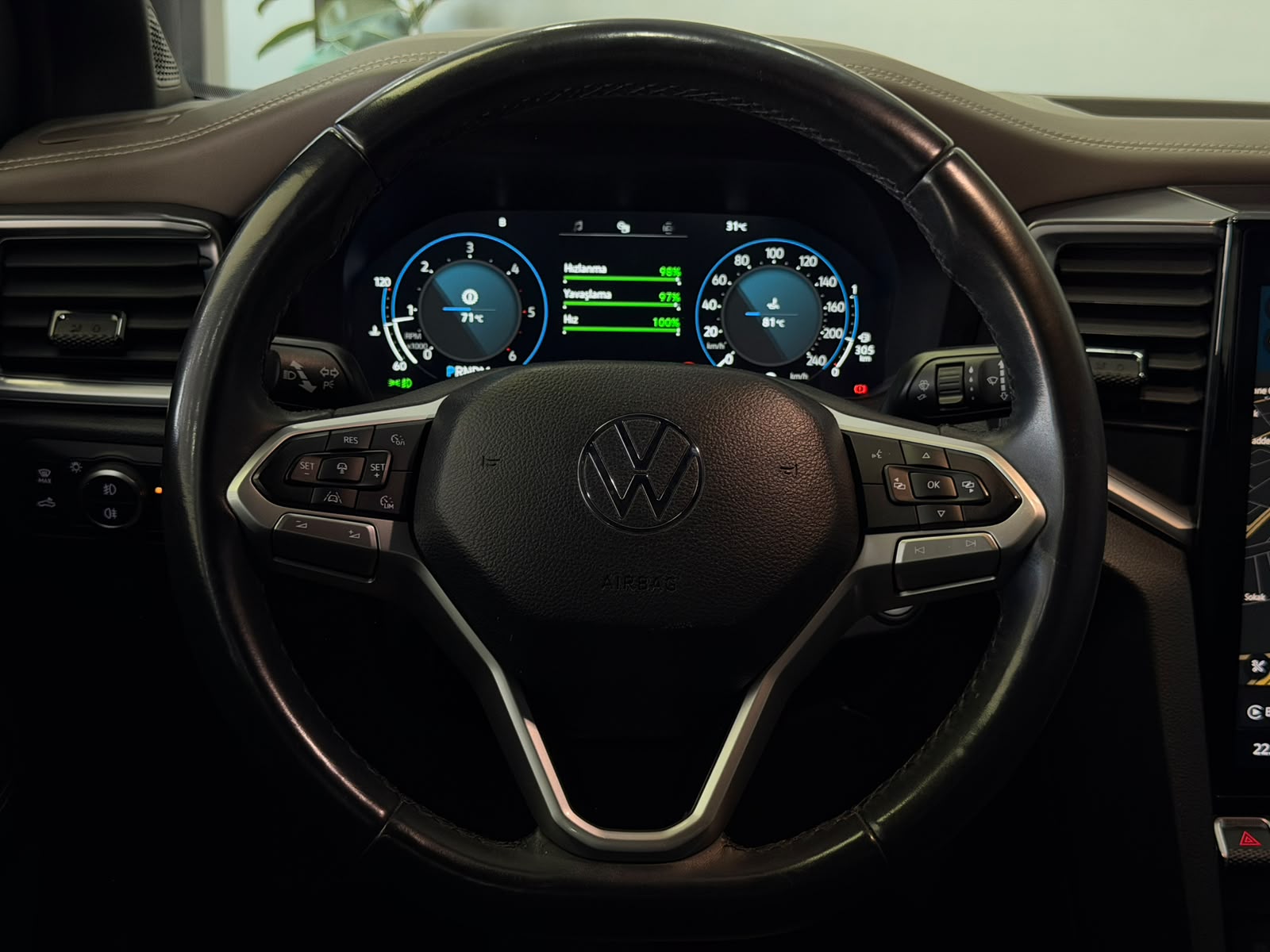 VOLKSWAGEN AMAROK 4