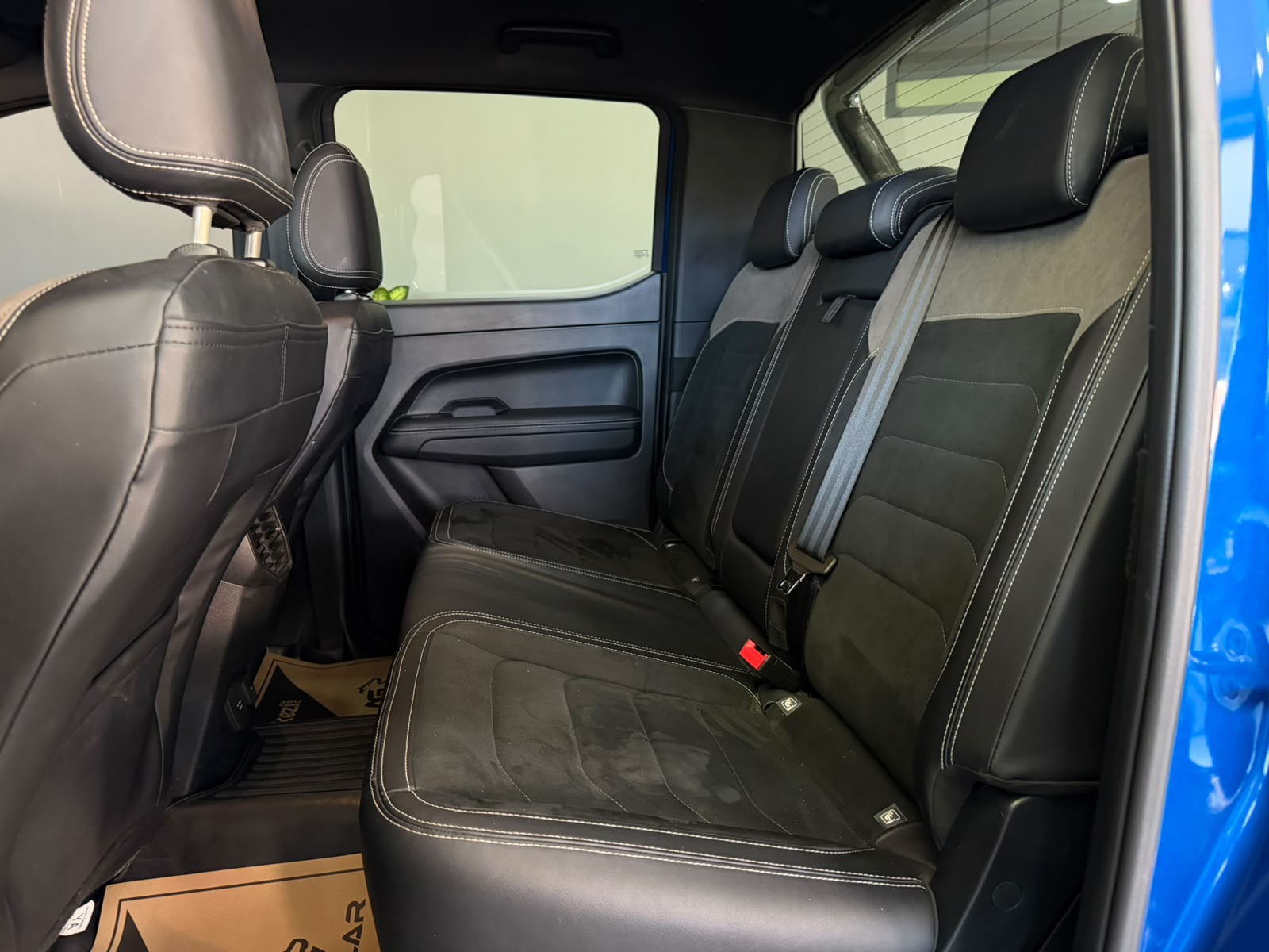 VOLKSWAGEN AMAROK 25