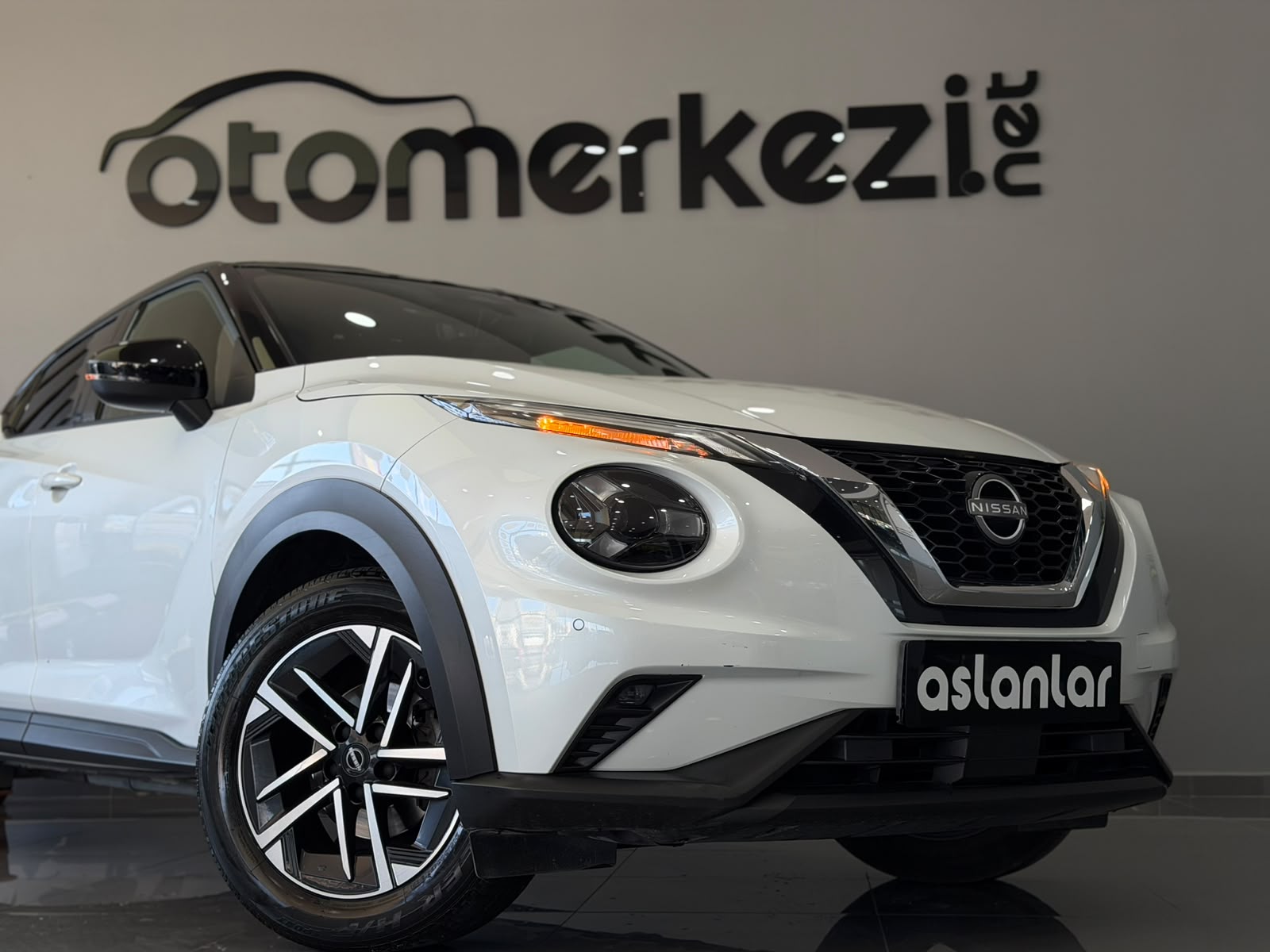 NISSAN JUKE 4