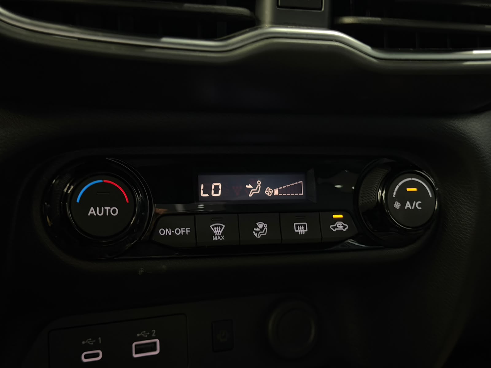 NISSAN JUKE 25