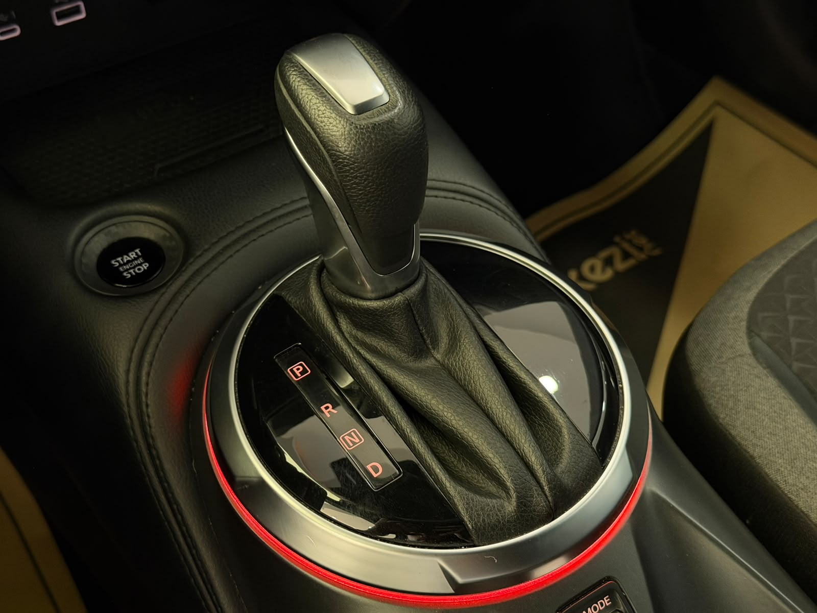 NISSAN JUKE 26