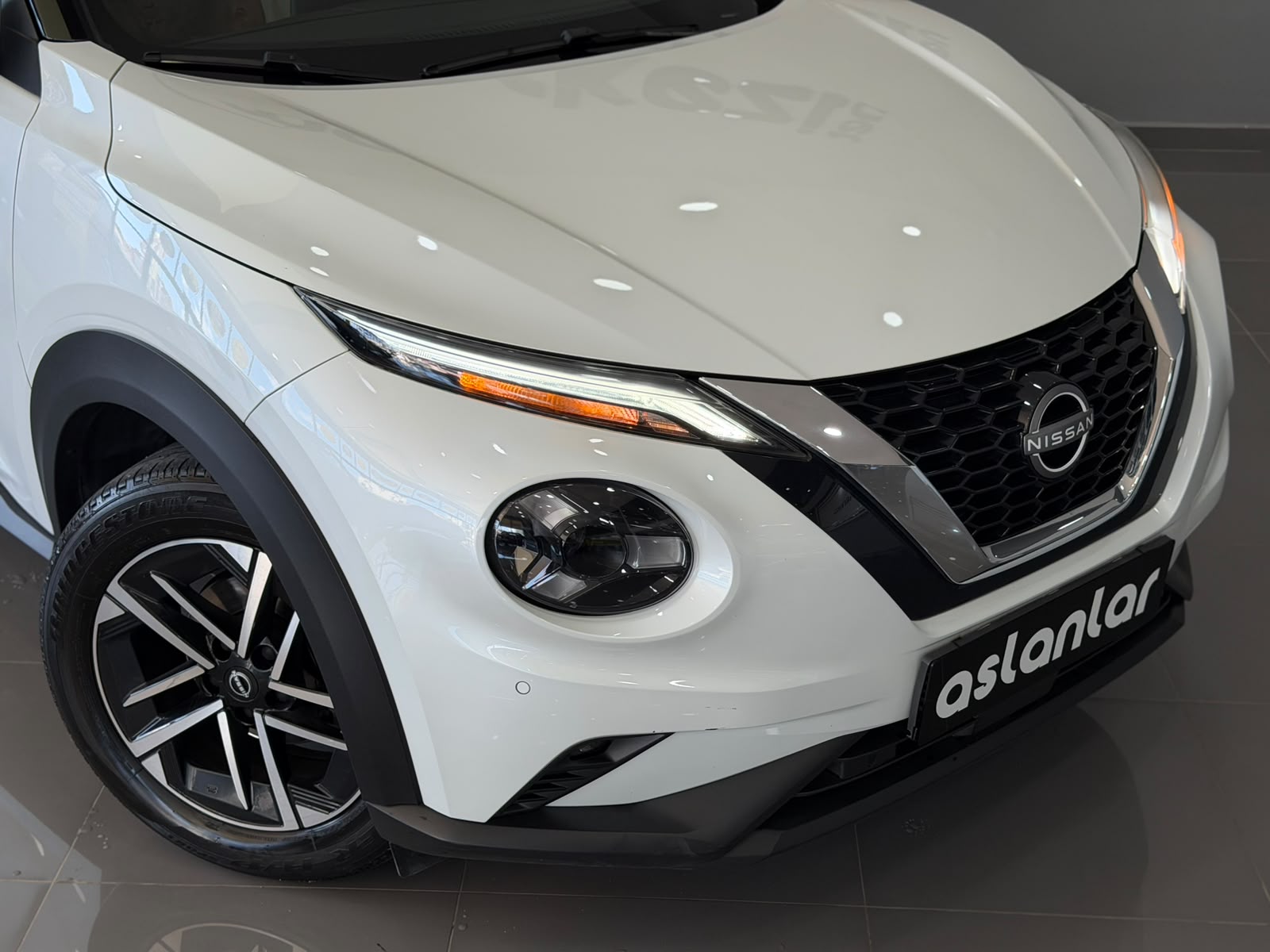 NISSAN JUKE 28