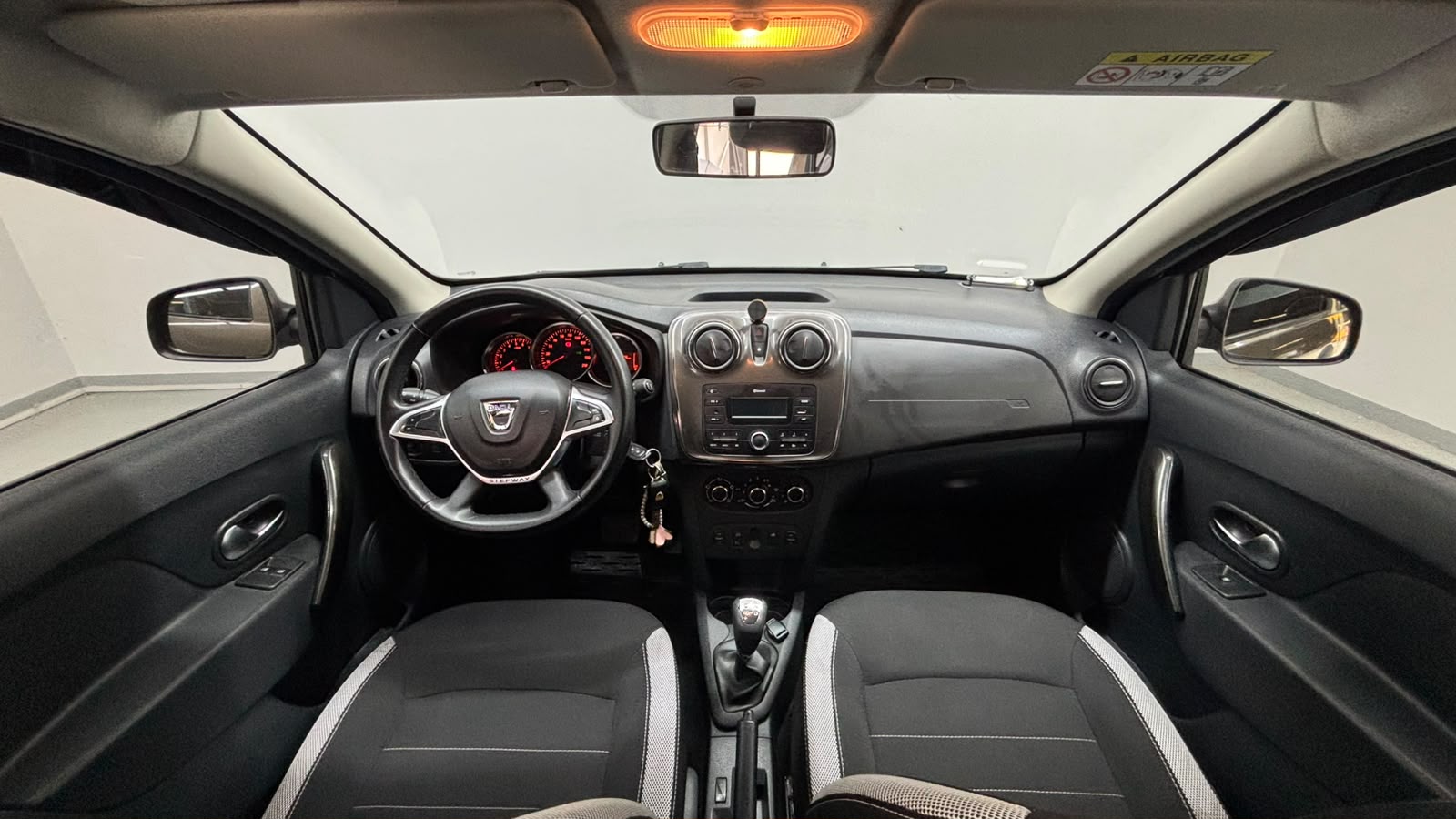 DACIA SANDERO 18