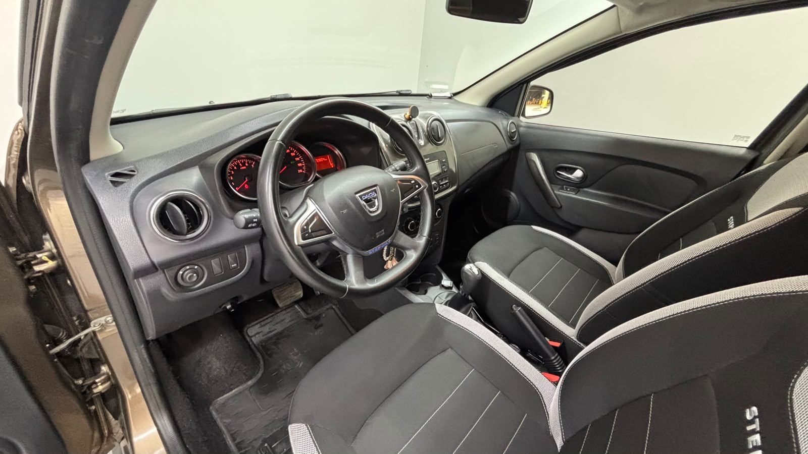 DACIA SANDERO 19