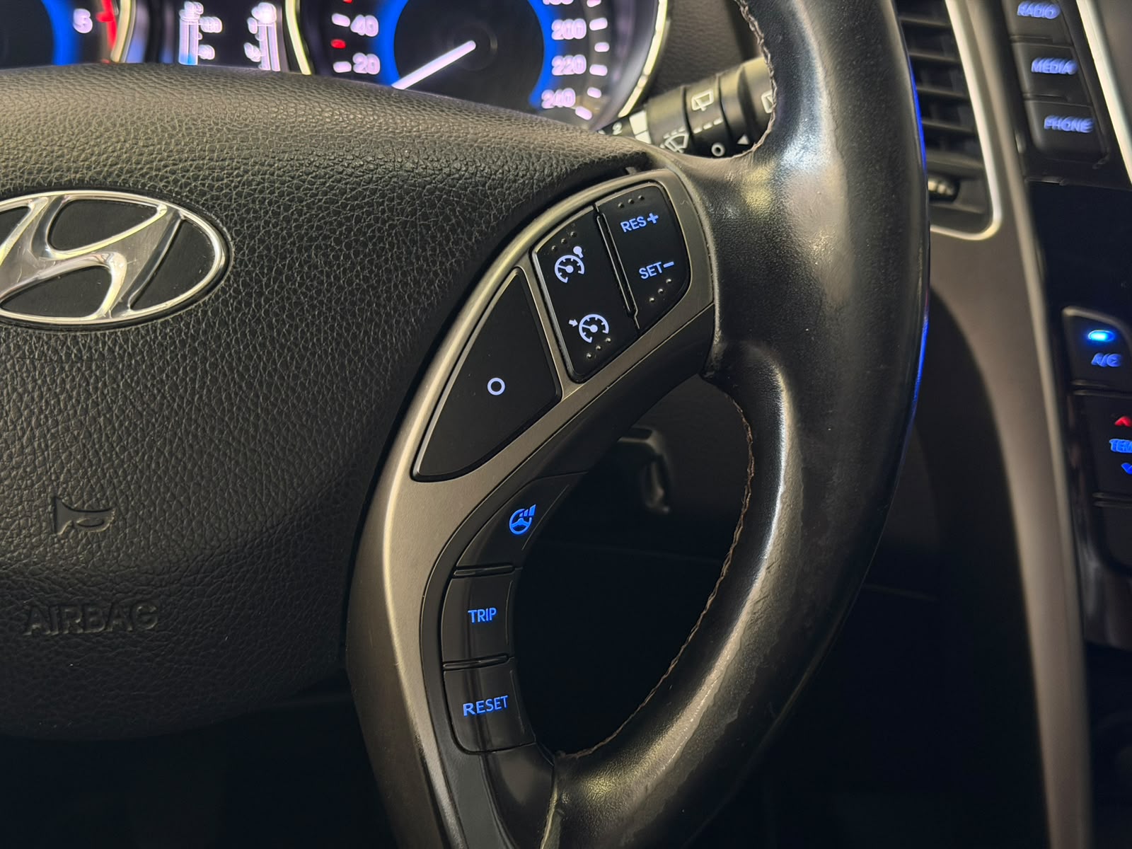 HYUNDAI i30 28