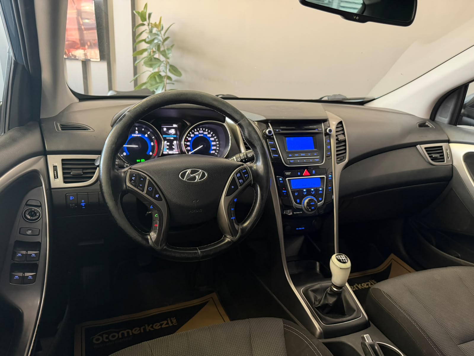 HYUNDAI i30 29