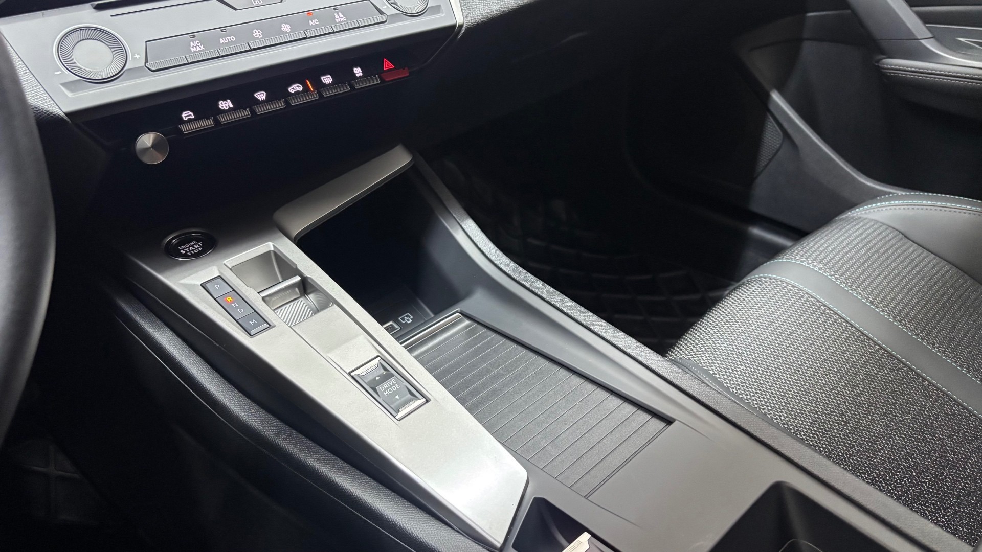 PEUGEOT 408 21