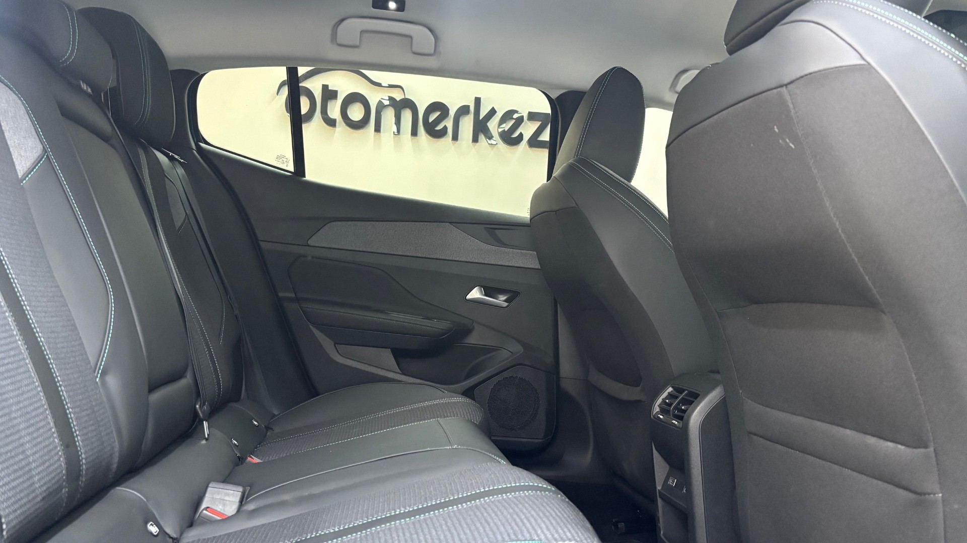 PEUGEOT 408 22
