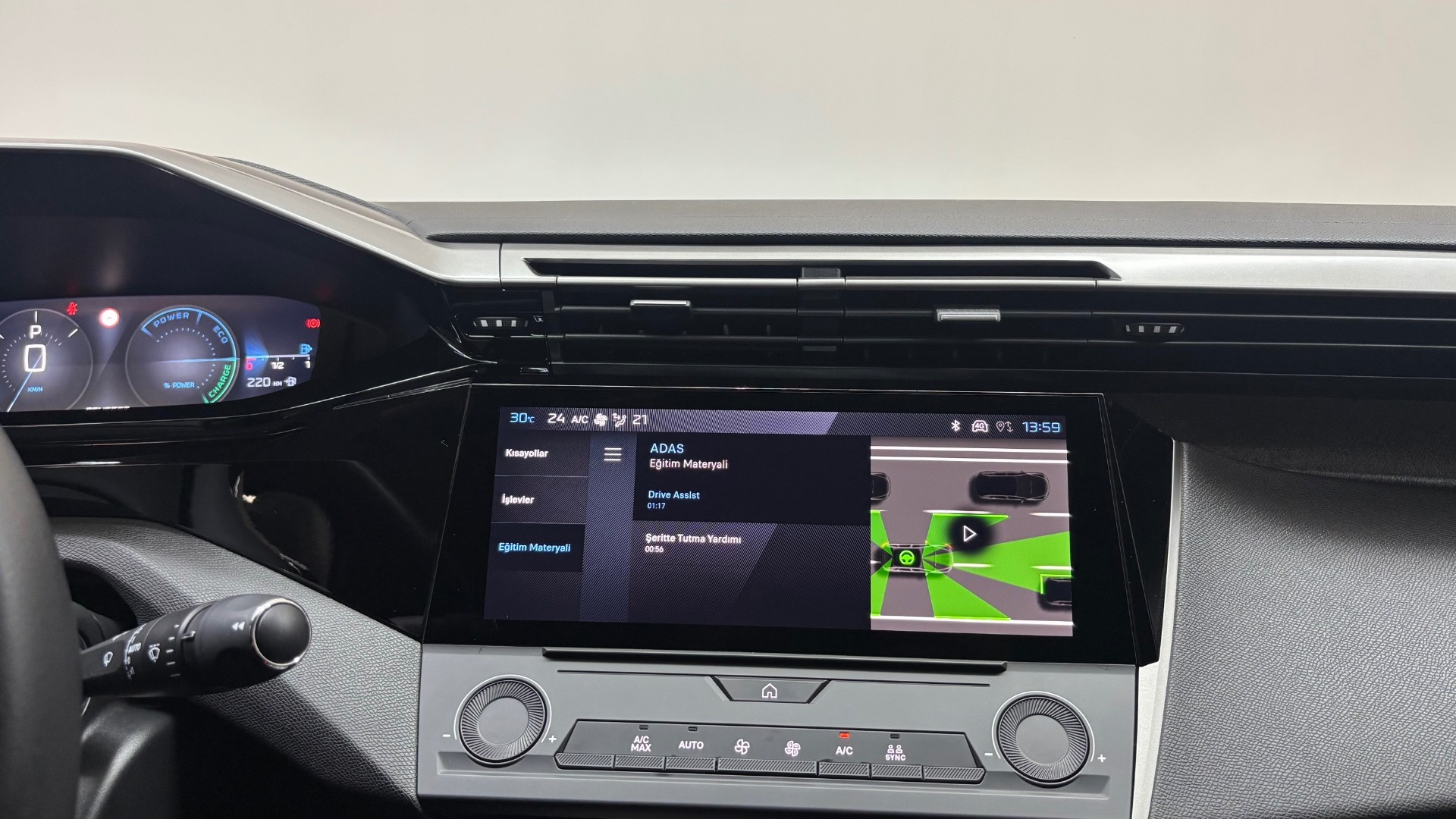 PEUGEOT 408 26