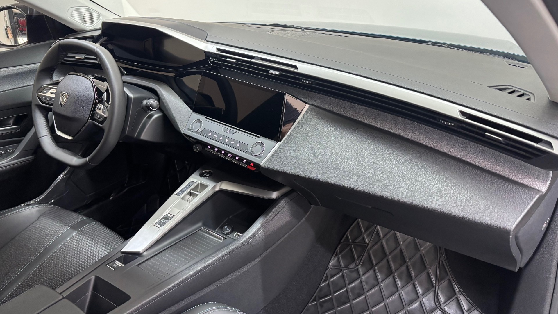 PEUGEOT 408 28