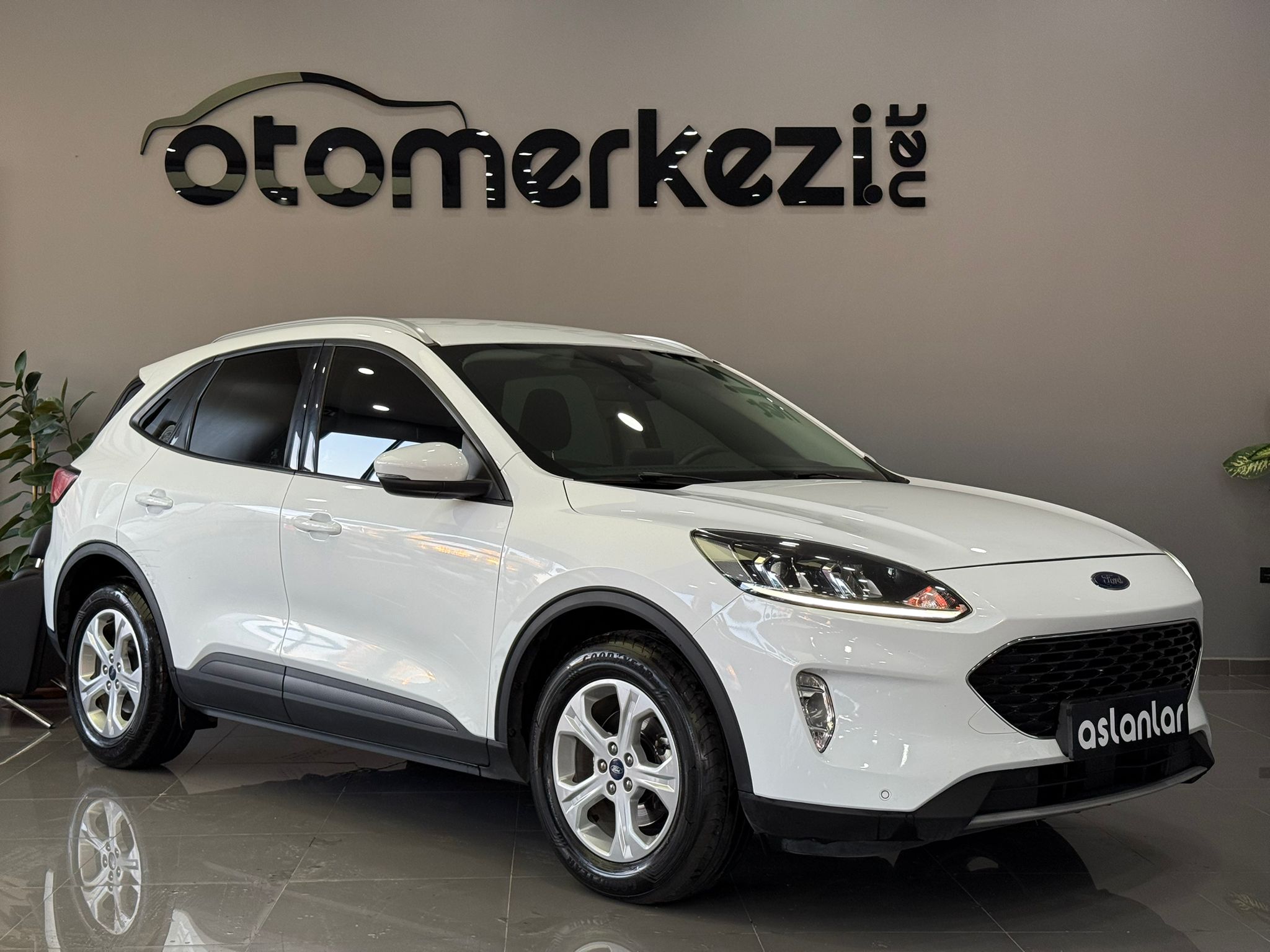 FORD KUGA 5