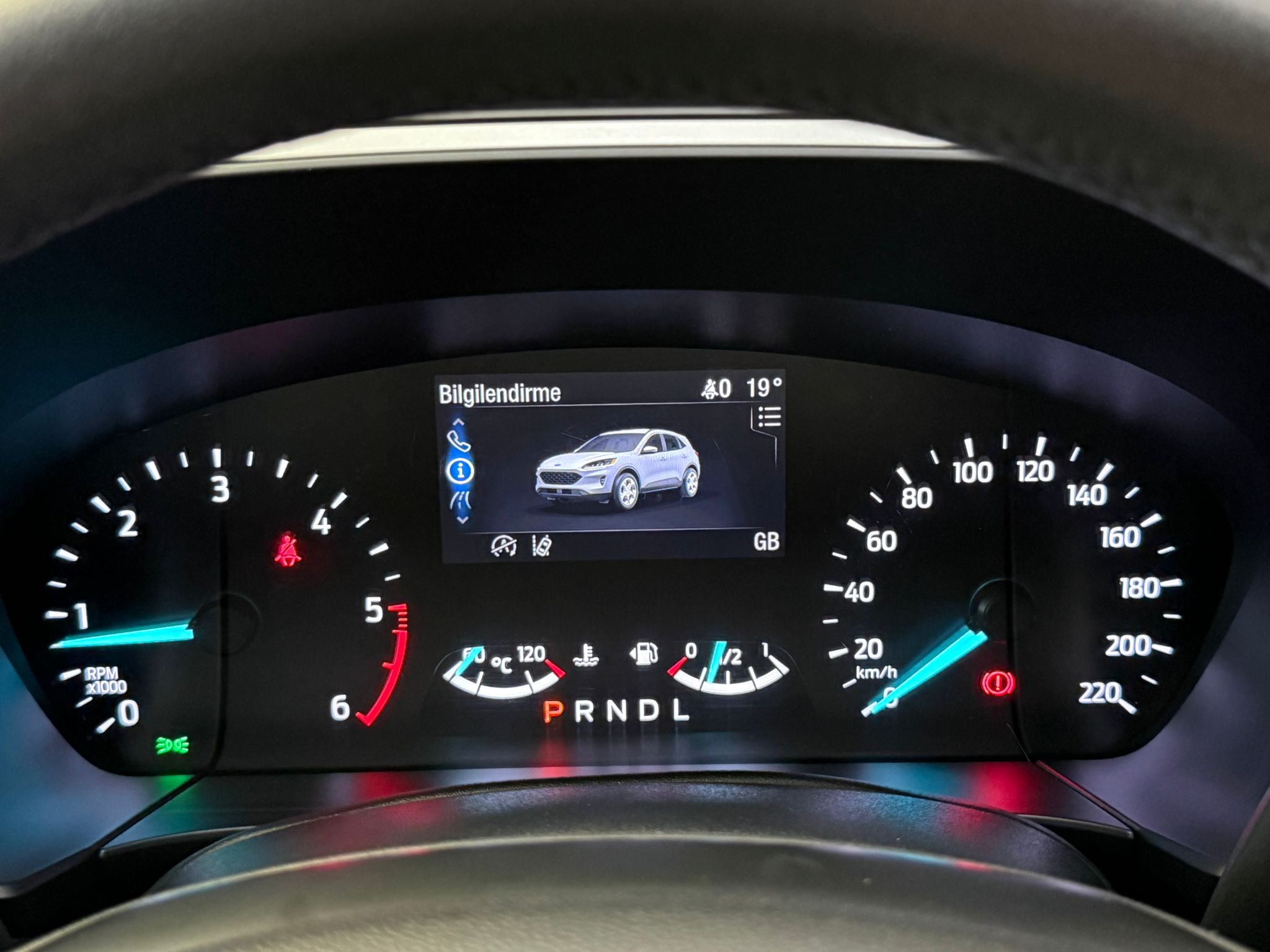 FORD KUGA 8