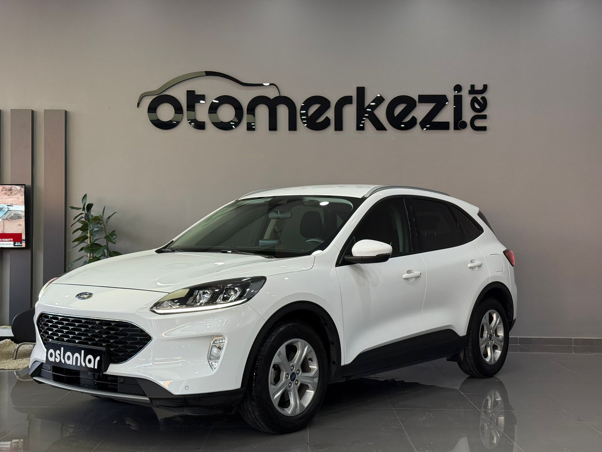 FORD KUGA 10