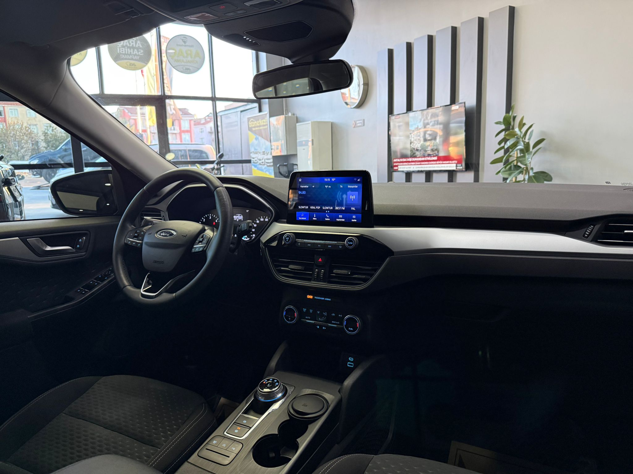 FORD KUGA 11