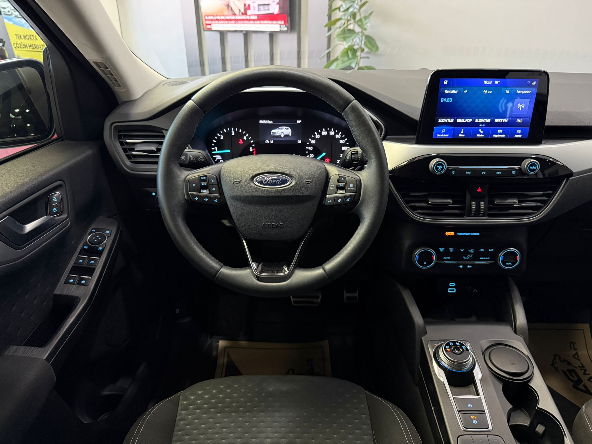 FORD KUGA 17